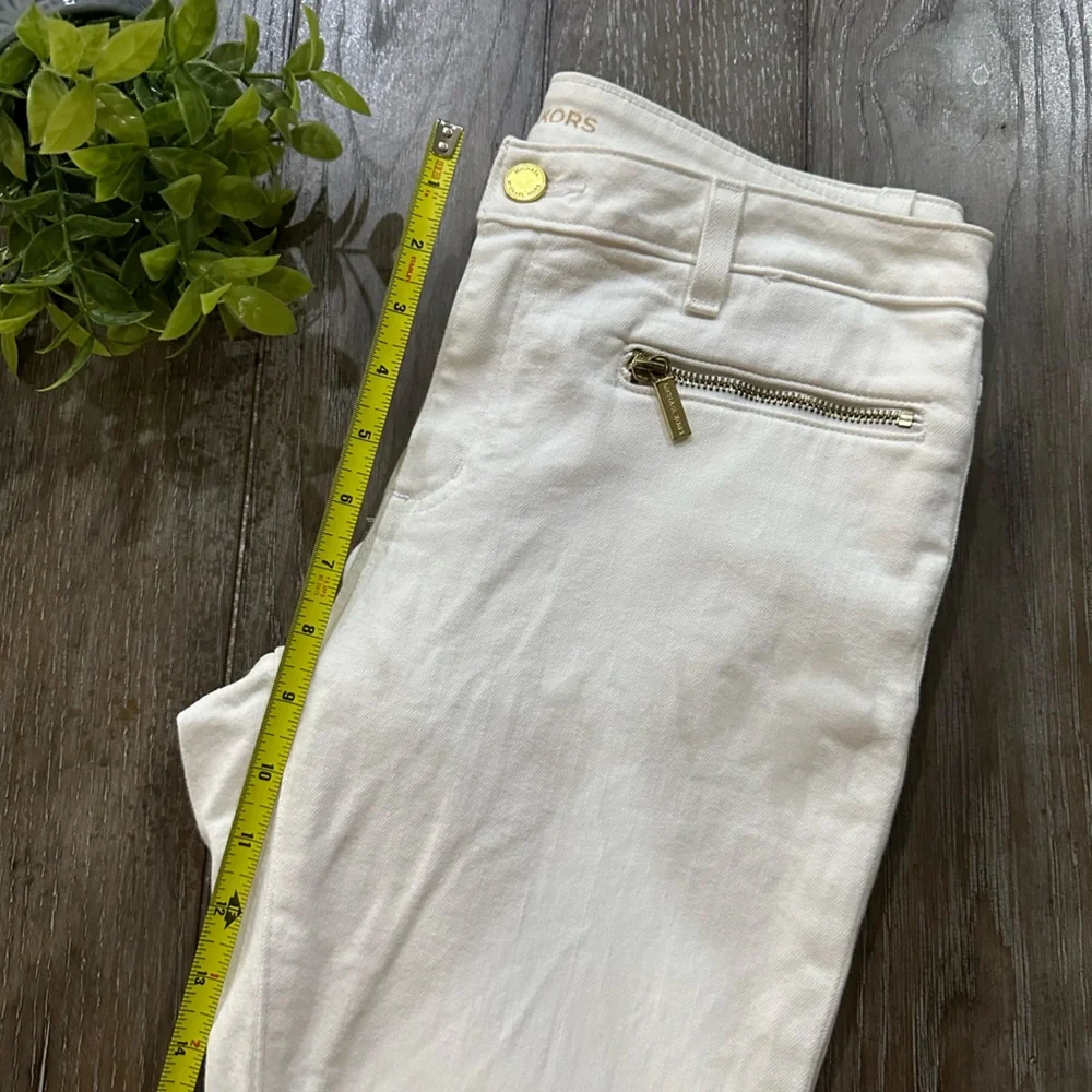 Michael Kors Izzy Cropped Jeans - Picture 12 of 13